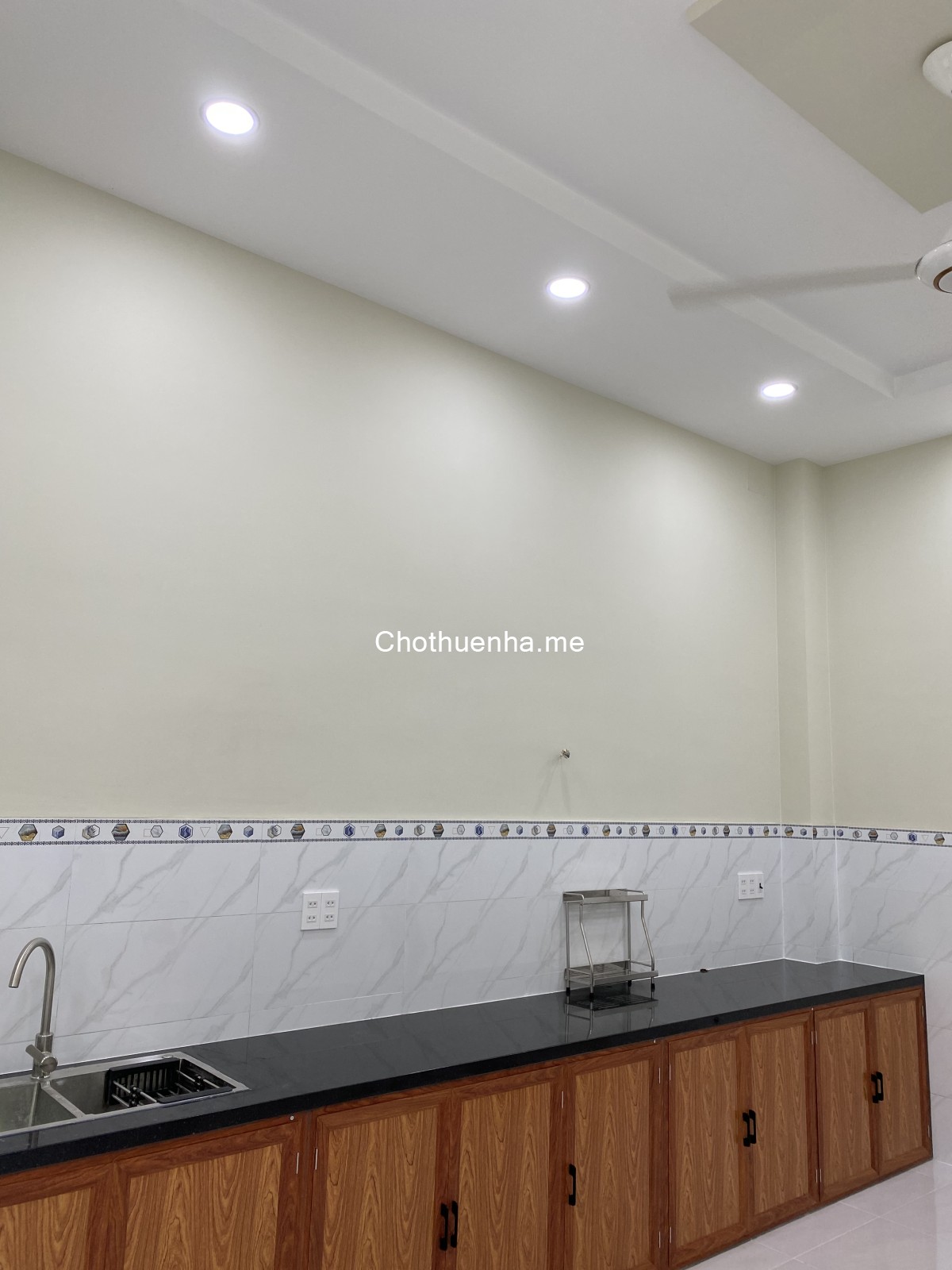 Cho thuê nhà mới 1/ hẻm 6m thông Âu Cơ quận Tân Phú 4 x18- 4 tầng chỉ 19 triệu tl