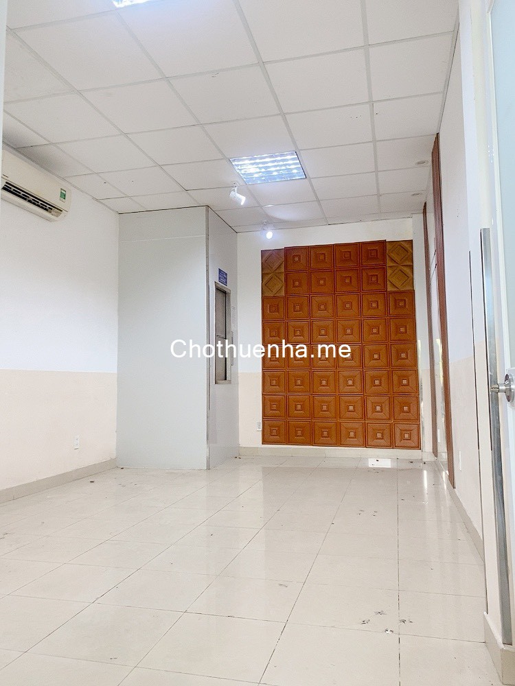 Chính chủ cho thuê nhà MT 32 Hồng Hà, P2, Tân Bình, Dtsd 280m2, có TM.