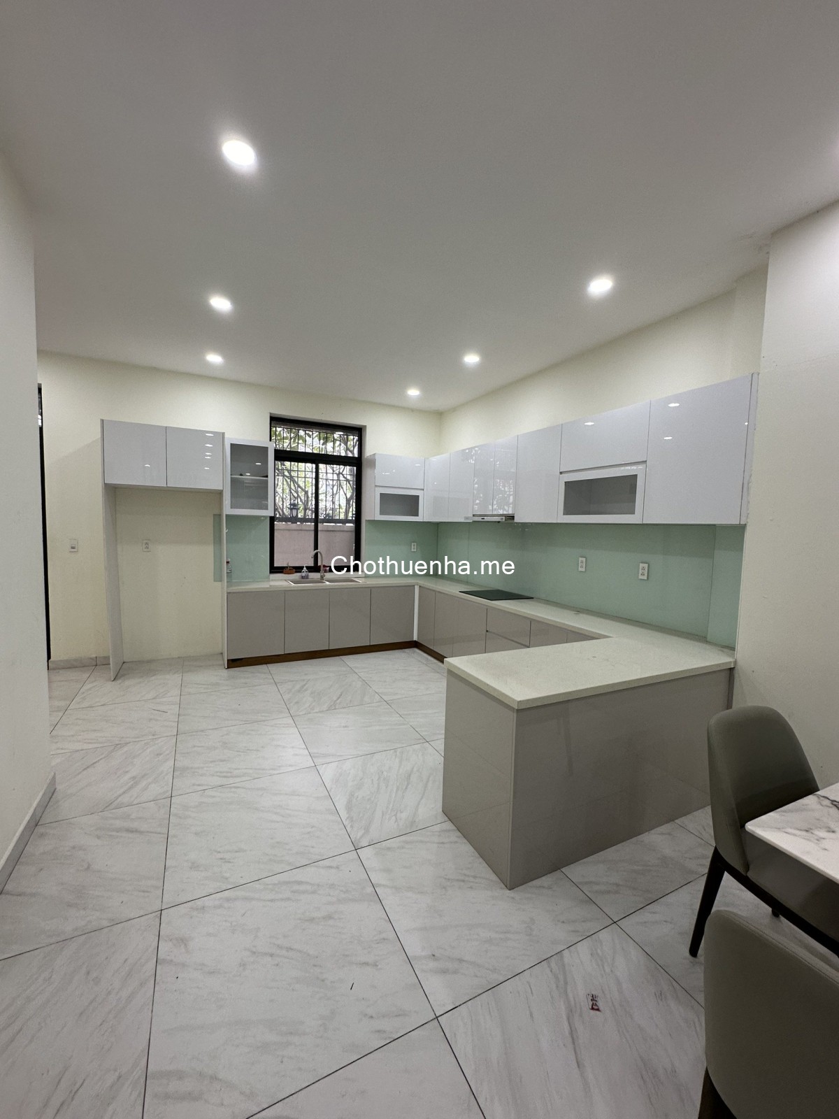 Nhà phố liền kề nguyên căn, ngang 6 dài 20m, ngay mặt tiền lớn Lakeview City