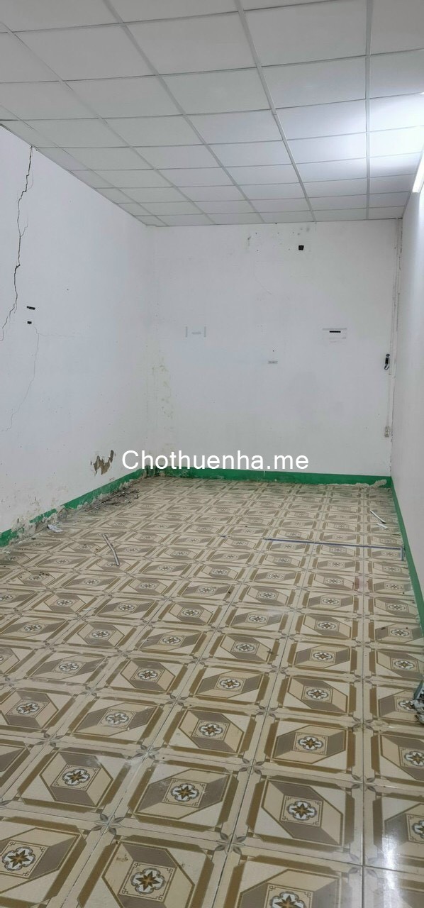 Cho thuê nhà đường Lê Văn Lương P.Tân Phong ,Quận 7 dt 5x27m,cấp 4