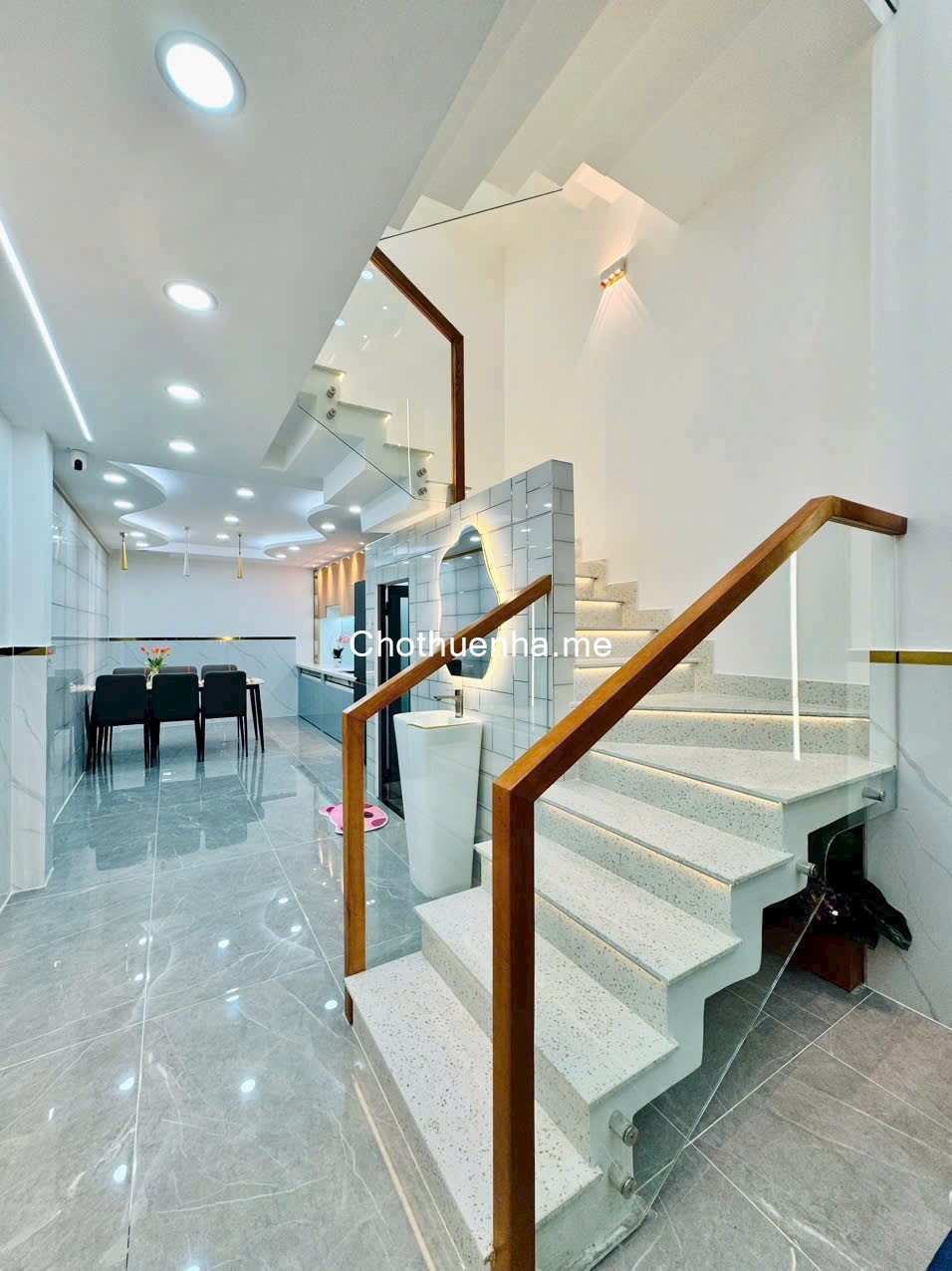 Cho thuê nhà, HẺM XE HƠI, SÁT MẶT TIỀN, NGAY ĐH CÔNG NGHIỆP 4, CHỢ GÒ VẤP, 5 TẦNG, NỘI THẤT CAO CẤP