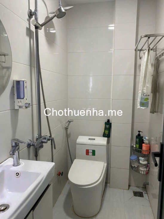 Cho thuê nhà đường CMT8, Tân Bình, 1 lửng 2 lầu, khu an ninh, sạch đẹp