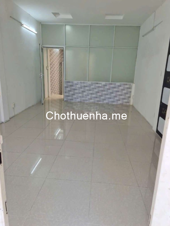 Cho thuê nhà đường CMT8, Tân Bình, 1 lửng 2 lầu, khu an ninh, sạch đẹp