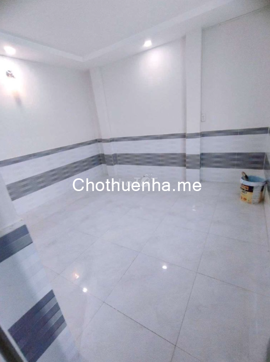 Cho thuê nhà hẻm Nguyễn Văn Cừ gần trần Hưng Đạo, 4x8m, 2 lầu, 2pn, 2wc