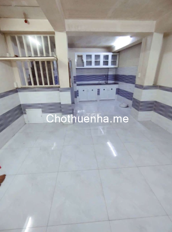 Cho thuê nhà hẻm Nguyễn Văn Cừ gần trần Hưng Đạo, 4x8m, 2 lầu, 2pn, 2wc