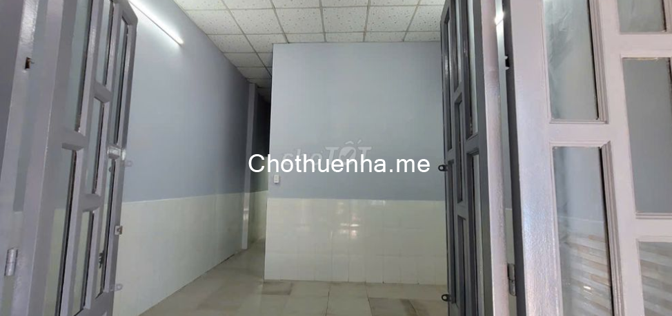 Chính chủ cho thuê nhà cấp 4, hẻm cách đừơng Võ Văn Hát 30m, DTSD 70m2