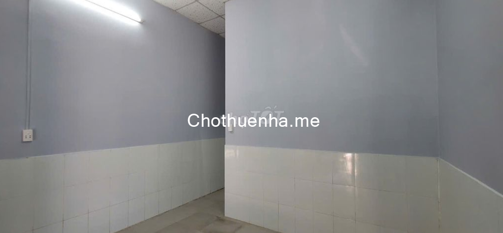 Chính chủ cho thuê nhà cấp 4, hẻm cách đừơng Võ Văn Hát 30m, DTSD 70m2