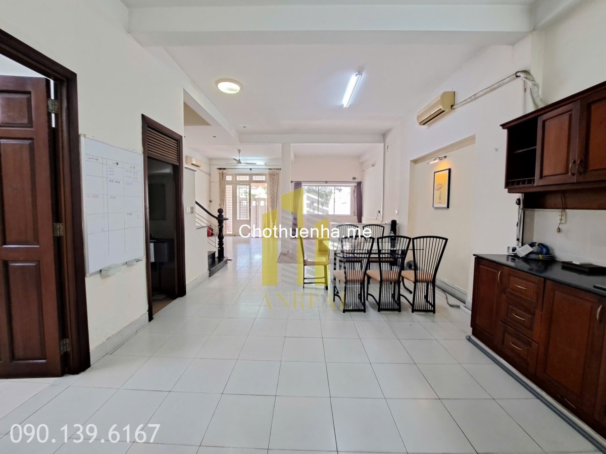 Biệt thự gần Cầu Sài Gòn giá 35 triệu/tháng thương lượng, lh 0901396167