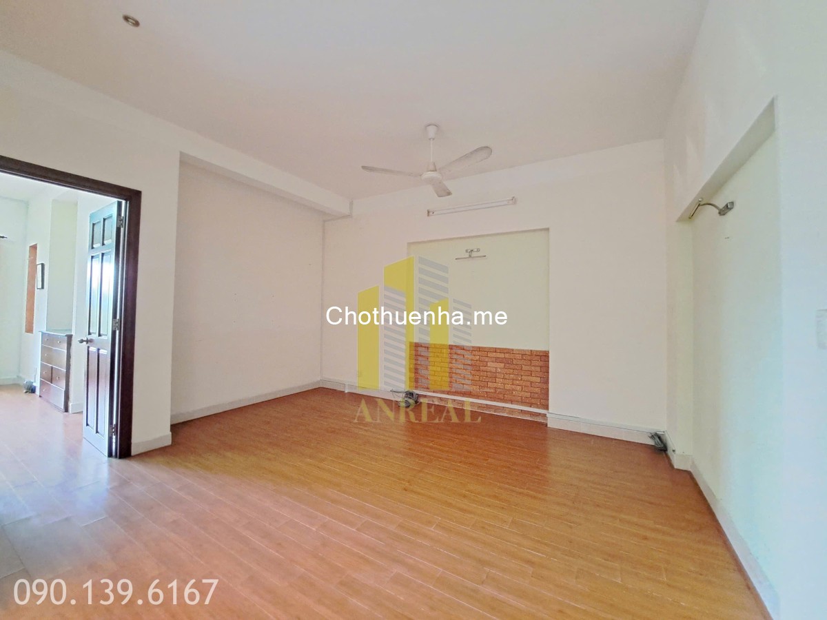 Biệt thự gần Cầu Sài Gòn giá 35 triệu/tháng thương lượng, lh 0901396167