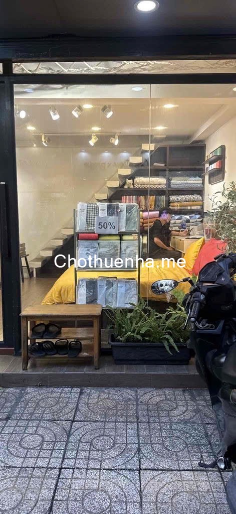 Cho thuê nhà mặt tiền nguyên căn Võ Văn Tần, Q3 - 5 tầng, 4PN, ngang 4 giá chỉ 20tr