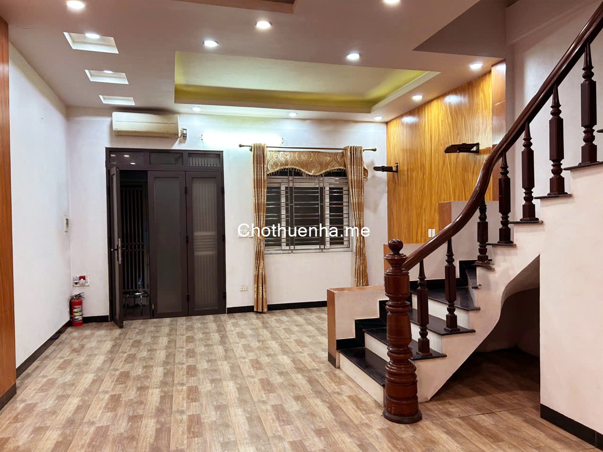 Chính chủ cho thuê nhà riêng giá rẻ 4.5 tầng – 5 phòng ngủ – Bắc Từ Liêm