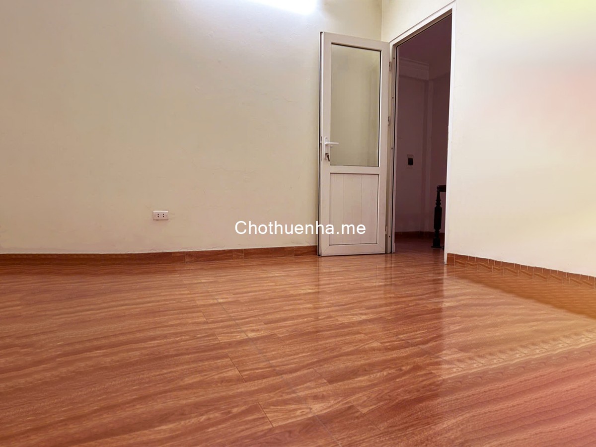 Chính chủ cho thuê nhà riêng giá rẻ 4.5 tầng – 5 phòng ngủ – Bắc Từ Liêm