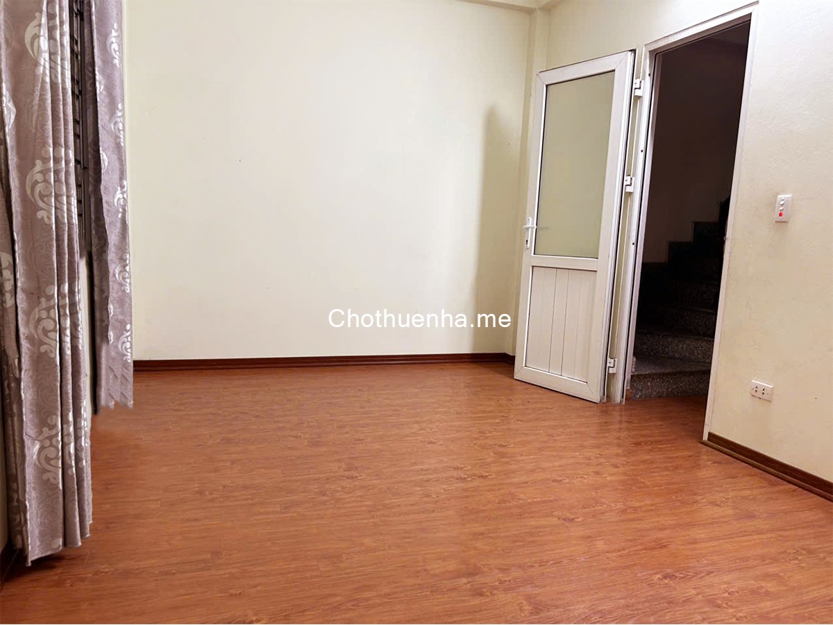 Chính chủ cho thuê nhà riêng giá rẻ 4.5 tầng – 5 phòng ngủ – Bắc Từ Liêm