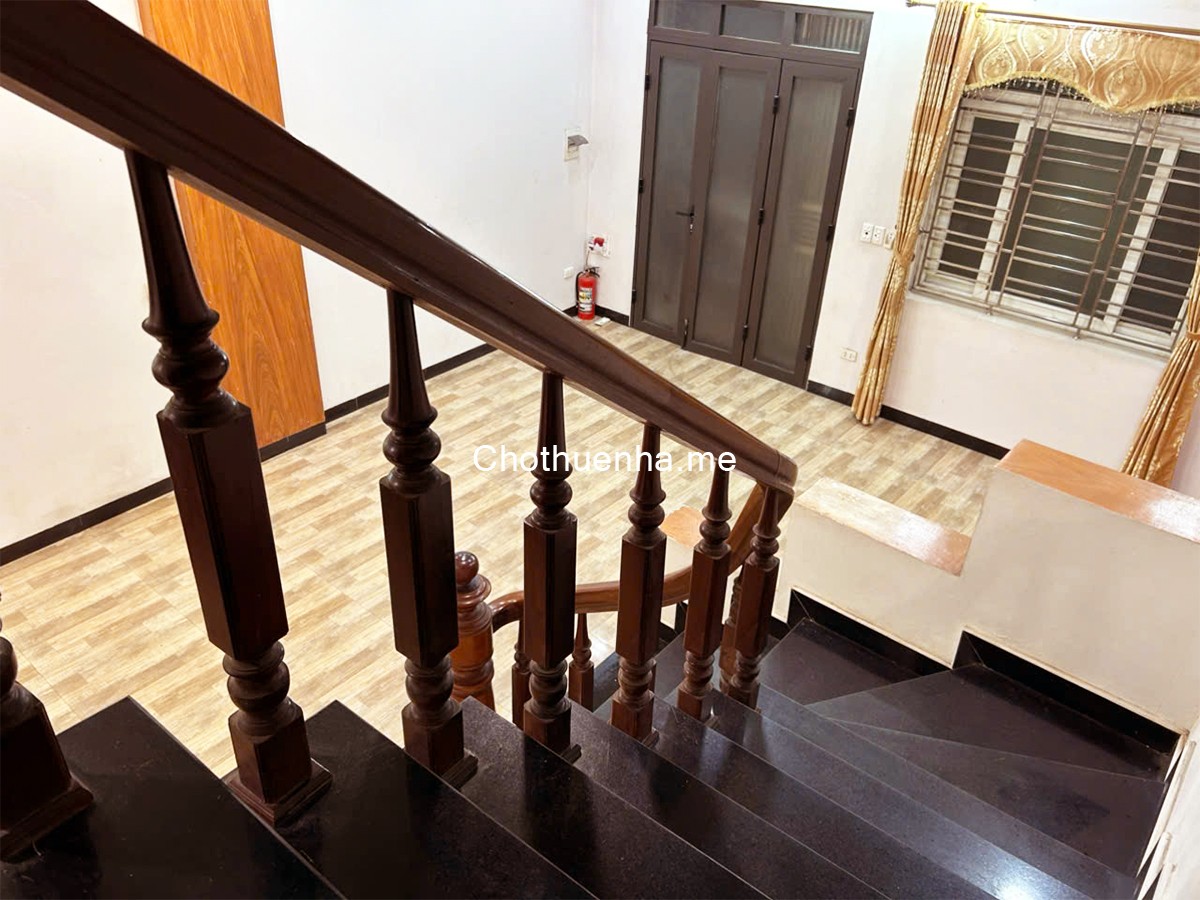 Chính chủ cho thuê nhà riêng giá rẻ 4.5 tầng – 5 phòng ngủ – Bắc Từ Liêm