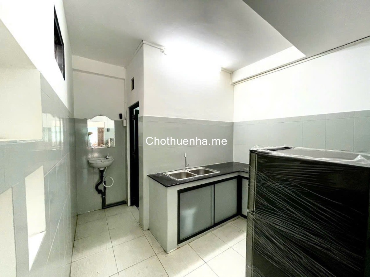 Cho thuê nhà Nguyễn Tri Phương, Quận 10, DT 39m2, 2PN1WC, hẻm ba gác, giá 10 triệu/tháng