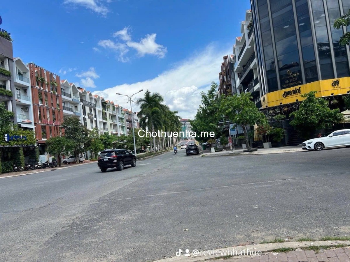 Cho thuê nhà biệt thự Him Lam, Quận 7, DT 150m2, mở SPA, VP, Showroom, giá 60 triệu/tháng