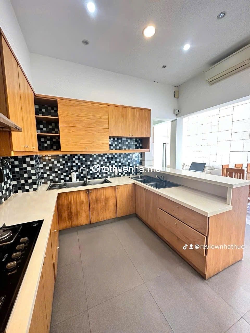 Cho thuê nhà biệt thự Him Lam, Quận 7, DT 150m2, mở SPA, VP, Showroom, giá 60 triệu/tháng