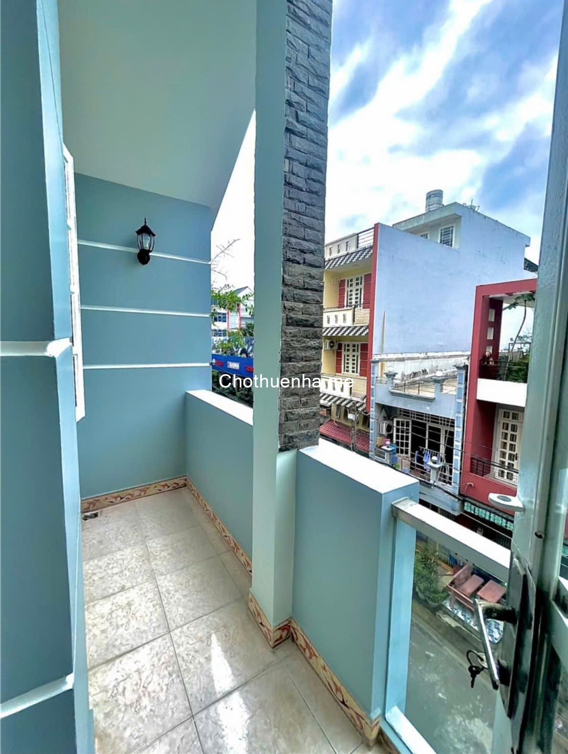 Cho thuê nhà nguyên căn mặt tiền đường Bình Phú 2 lầu 1 sân thượng