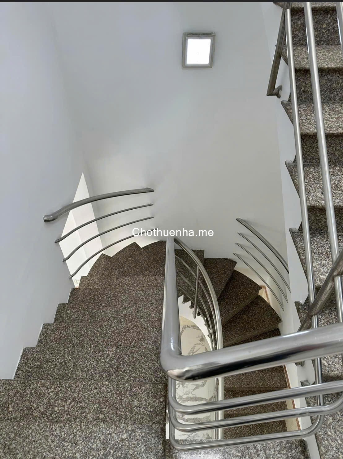 Cho thuê nhà nguyên căn mặt tiền đường Bình Phú 2 lầu 1 sân thượng