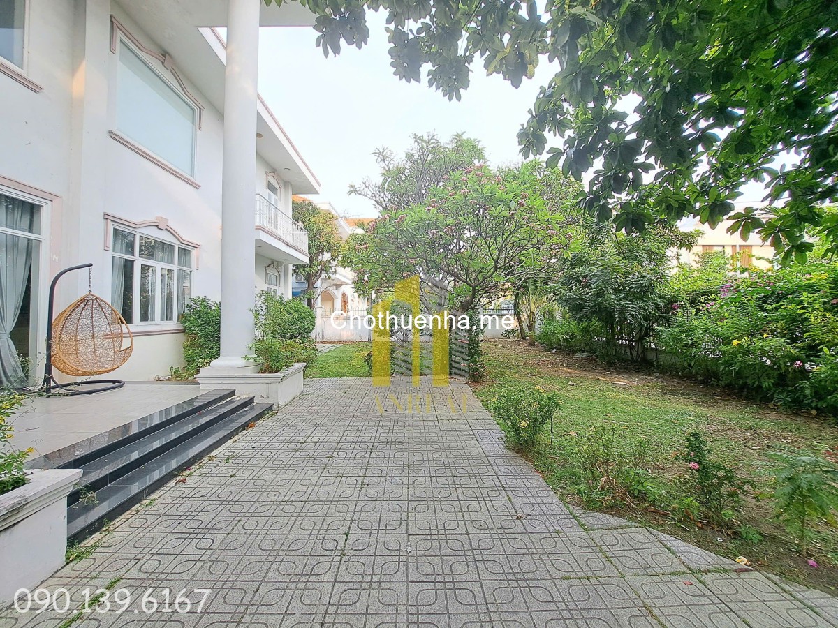 Biệt Thự Trần Não 530m2 Sân Vườn - Hồ Bơi - An Ninh Tuyệt Đối Giá 75 Triệu