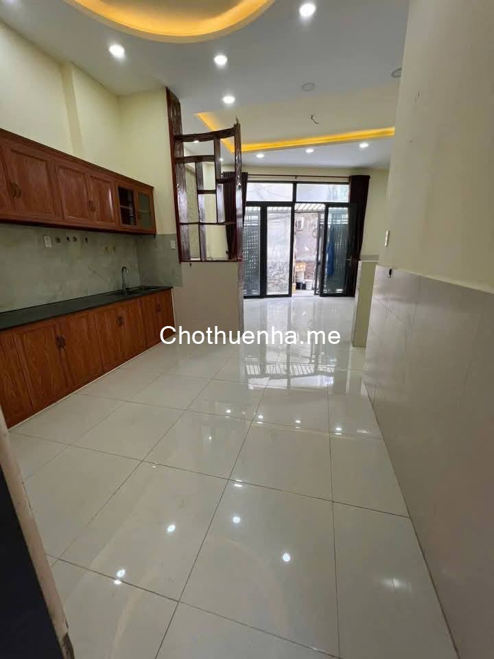 Nhà nguyên căn hẻm Hồng Bàng, Quận 6, DT 80m2, ba gác vào tận nhà, giá 12 triệu/tháng