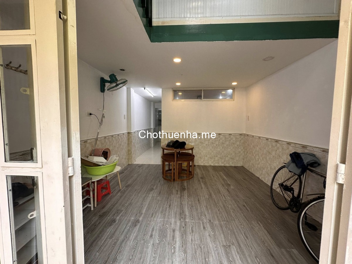 Cho thuê nhà ngay trung tâm Phú Nhuận, DT 40m2, thích hợp KD online, mở SPA, VP, giá 11TR