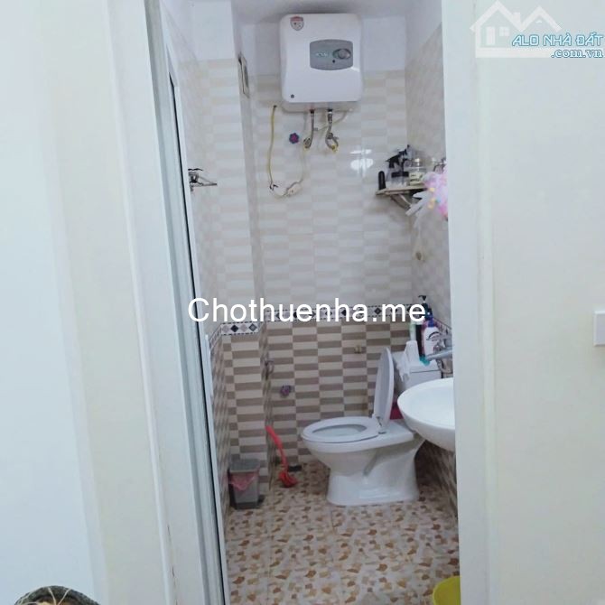 Cho thuê nhà ngõ 467 Lĩnh Nam 5 tầng x 30m2, 3 ngủ, 4 vệ sinh, 9 Triệu ở gđ, nhóm 6 người