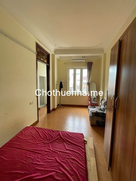 Cho thuê nhà 293 Tân Mai, 35m2, 3.5 tầng, 2 ngủ, 8 Triệu KD online kết hợp ở gia đình
