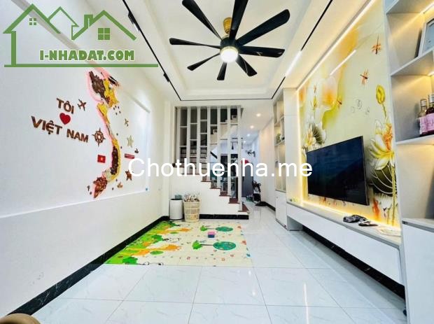 Cho thuê nhà nguyên căn ngõ 168 Kim Giang, 5 tầng x 38m2, 5 ngủ, 15 Triệu ở gia đình