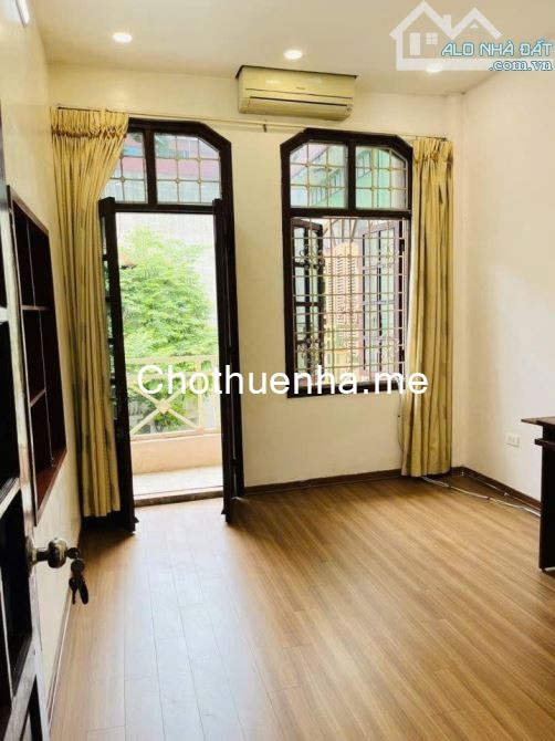Cho thuê nhà nguyên căn ngõ 161 Thịnh Quang 45m2, 4 tầng x 4 ngủ, 14.5 Triệu