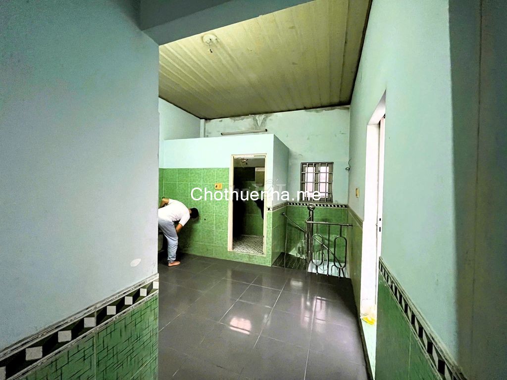 Cho thuê nhà nguyên căn gần chợ Thủ Đức, đường số 40 - Linh Đông