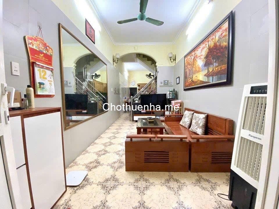 Cho thuê nhà nguyên căn ngõ 35 Nguyễn An Ninh, 50m2, 3 tầng, 3 ngủ, 10 Triệu ở gđ, nhóm