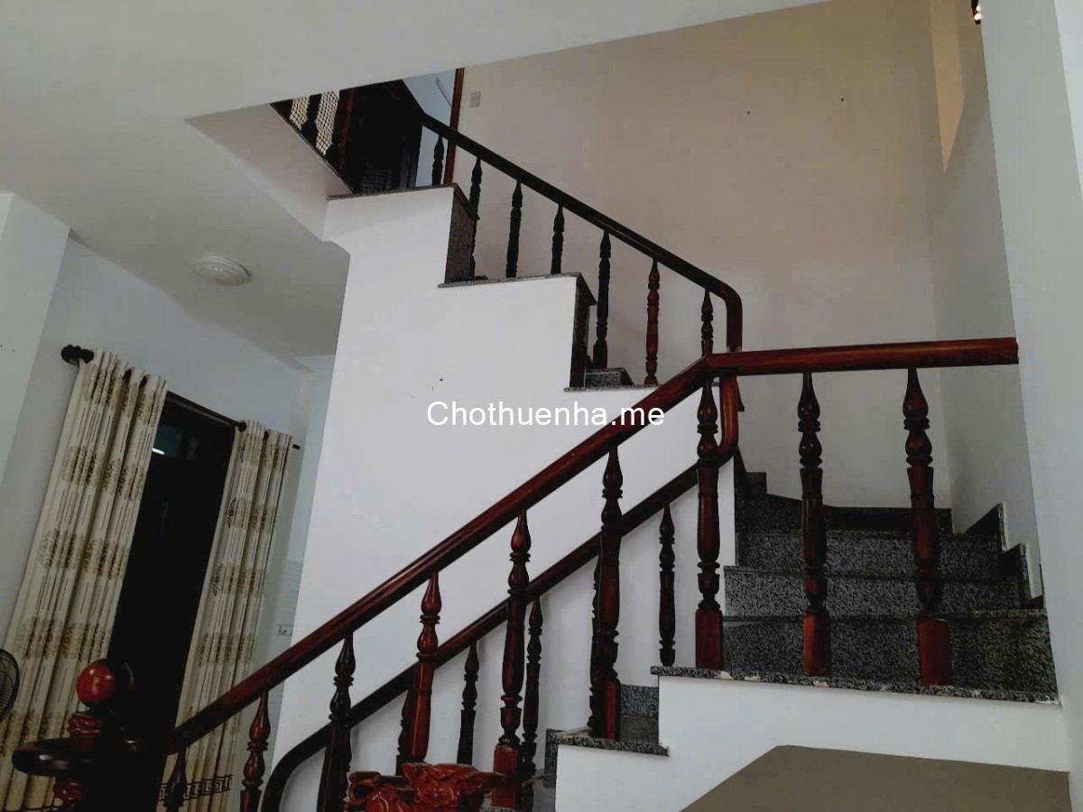 Nhà nguyên căn đủ nội thất cho thuê tại Tân Thuận Đông quận 7