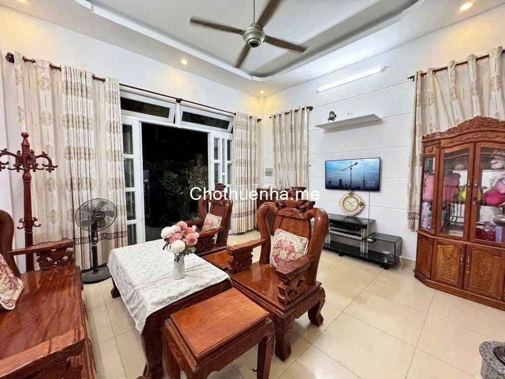 Nhà nguyên căn đủ nội thất cho thuê tại Tân Thuận Đông quận 7