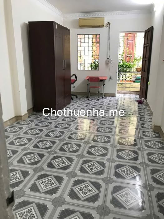 Cho thuê nhà ngõ 192 Lê Trọng Tấn, 2 tầng x 40m2, 2 ngủ, 8.5 Triệu ở gđ, nhóm ít người