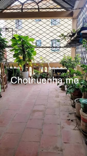 Cho thuê nhà ngõ 553 Giải Phóng, 4 tầng x 45m2, 5PN, 15 Triệu làm văn phòng, KD online