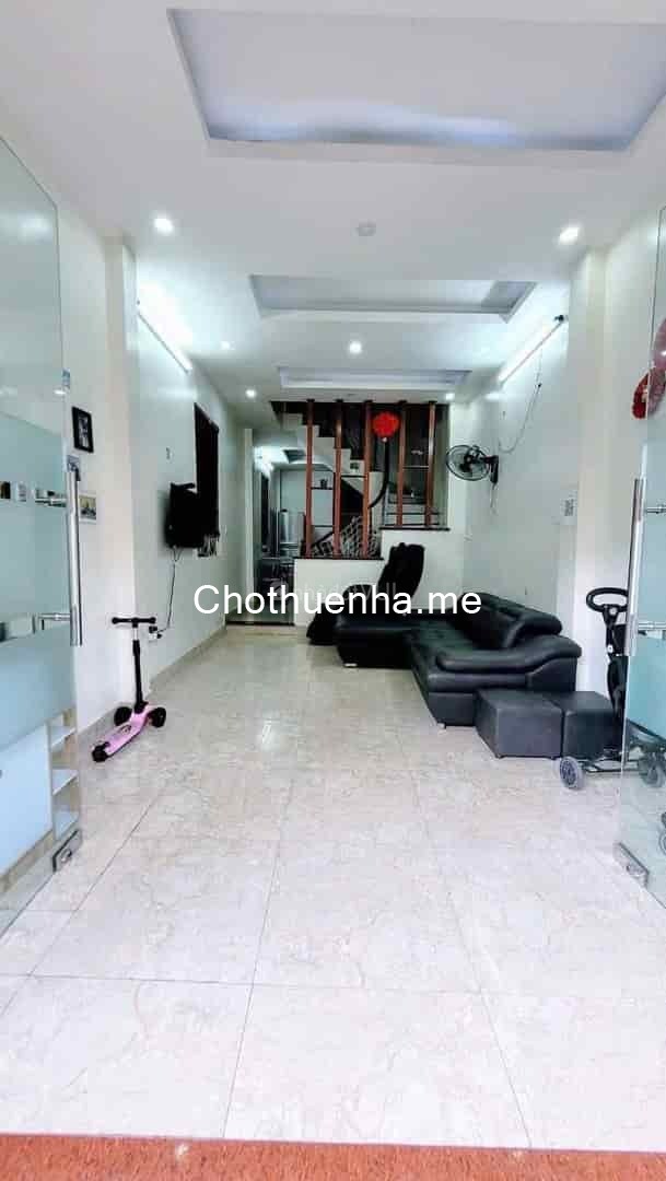 Cho thuê nhà ngõ ô tô 553 Giải Phóng 45m2 x 4 tầng, 5 PN, 15 Triệu VP, bán hàng online