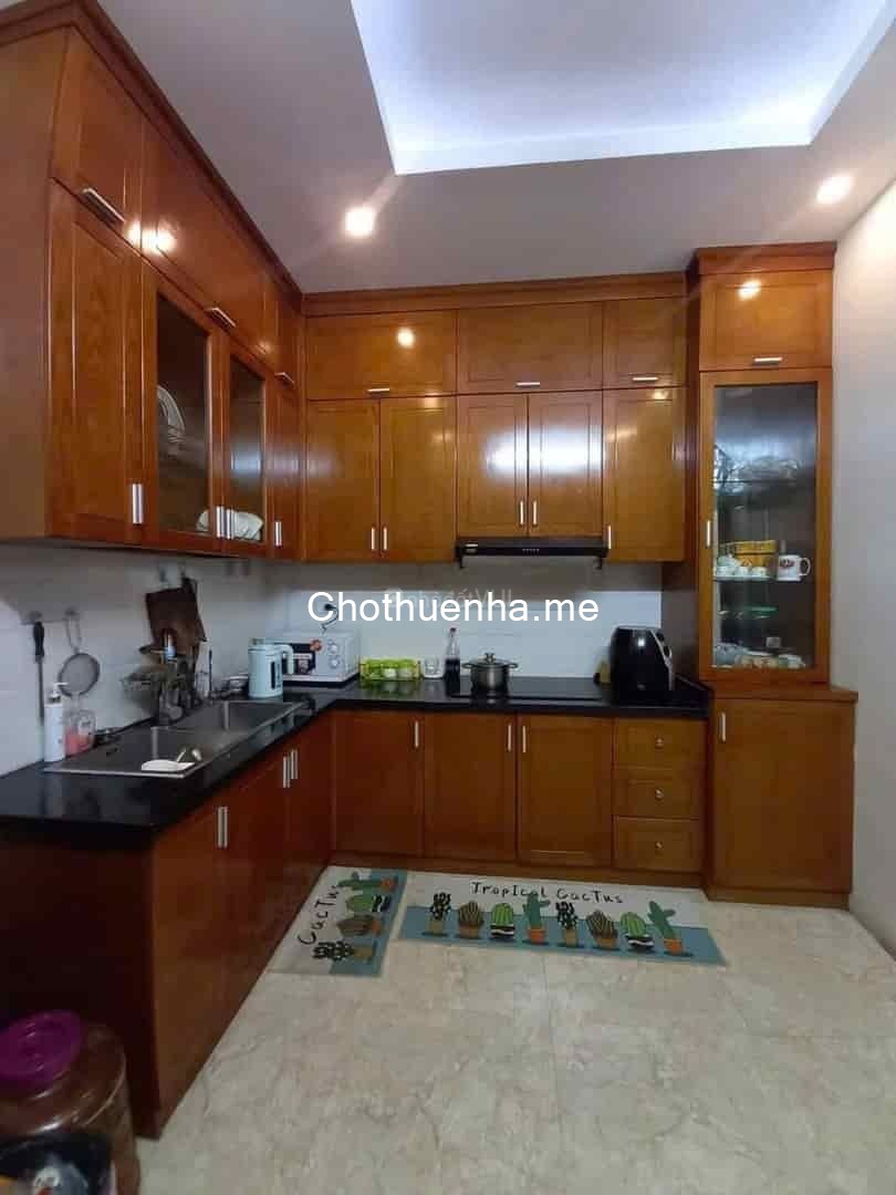 Cho thuê nhà ngõ ô tô 553 Giải Phóng 45m2 x 4 tầng, 5 PN, 15 Triệu VP, bán hàng online