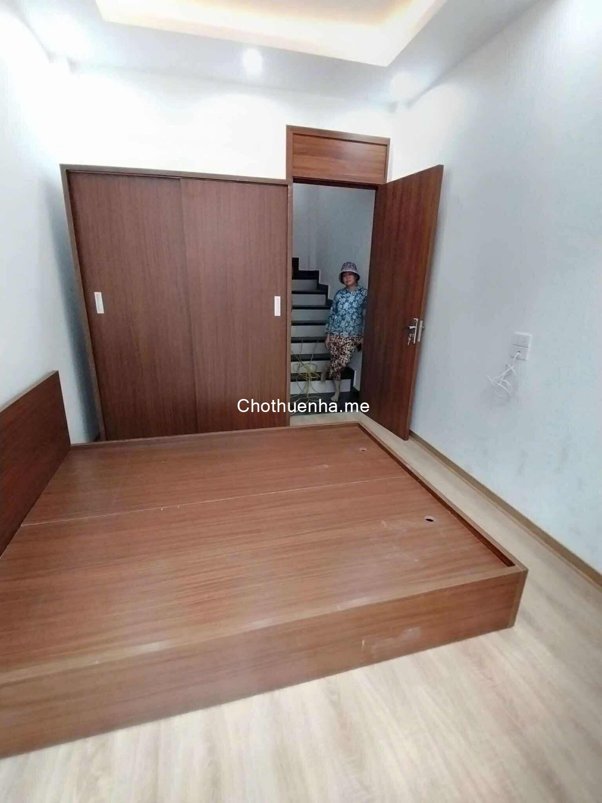 Cho thuê nhà nguyên căn ngõ 141 Giáp Nhị, 5 tầng x 23m2, 3 ngủ, 10 Triệu