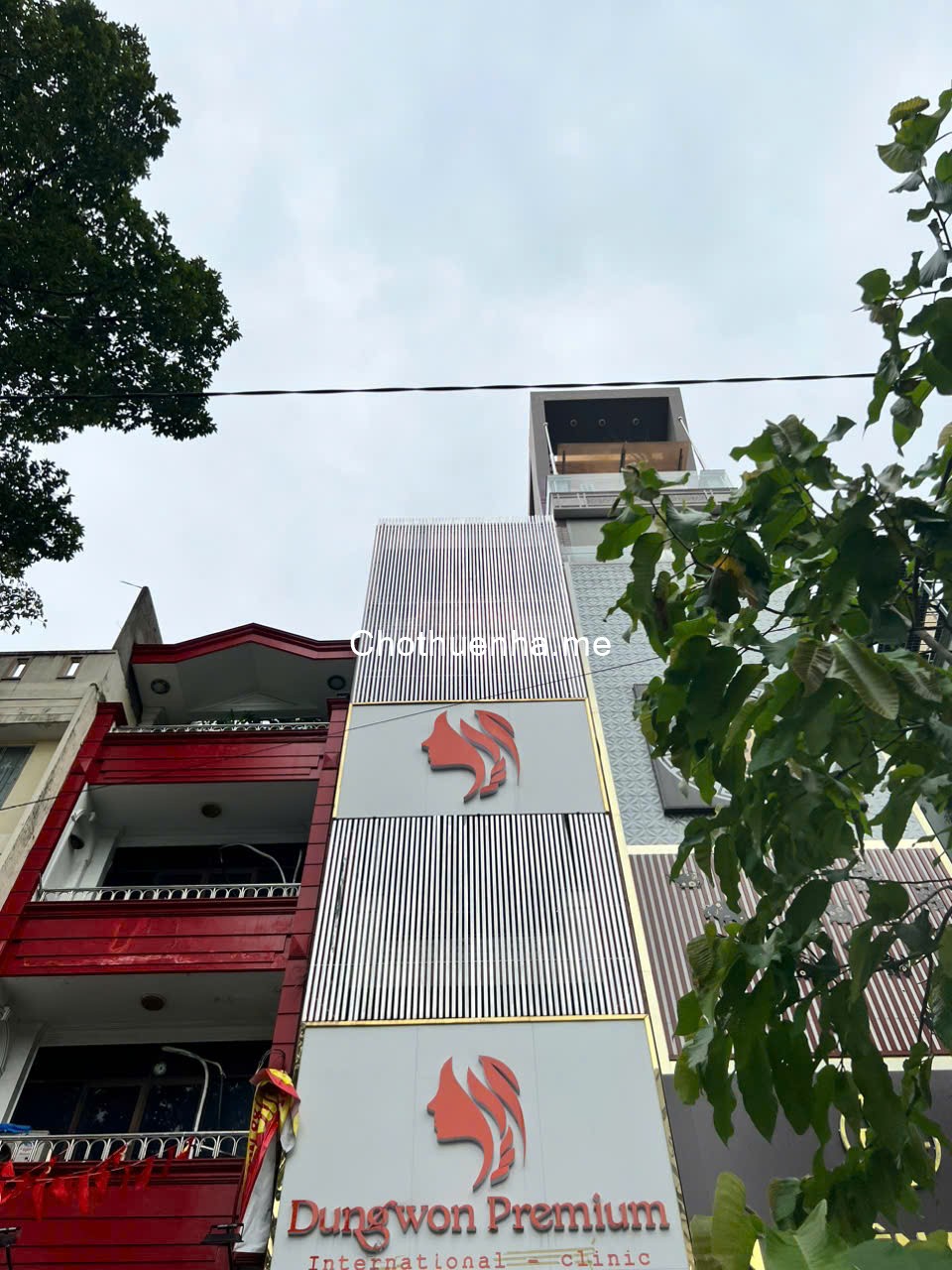 Cho thuê mặt tiền kinh doanh sát Chợ Bến Thành, Quận 1, 351 Trần Hưng Đạo, Hầm, 5T, có TM, PCCC