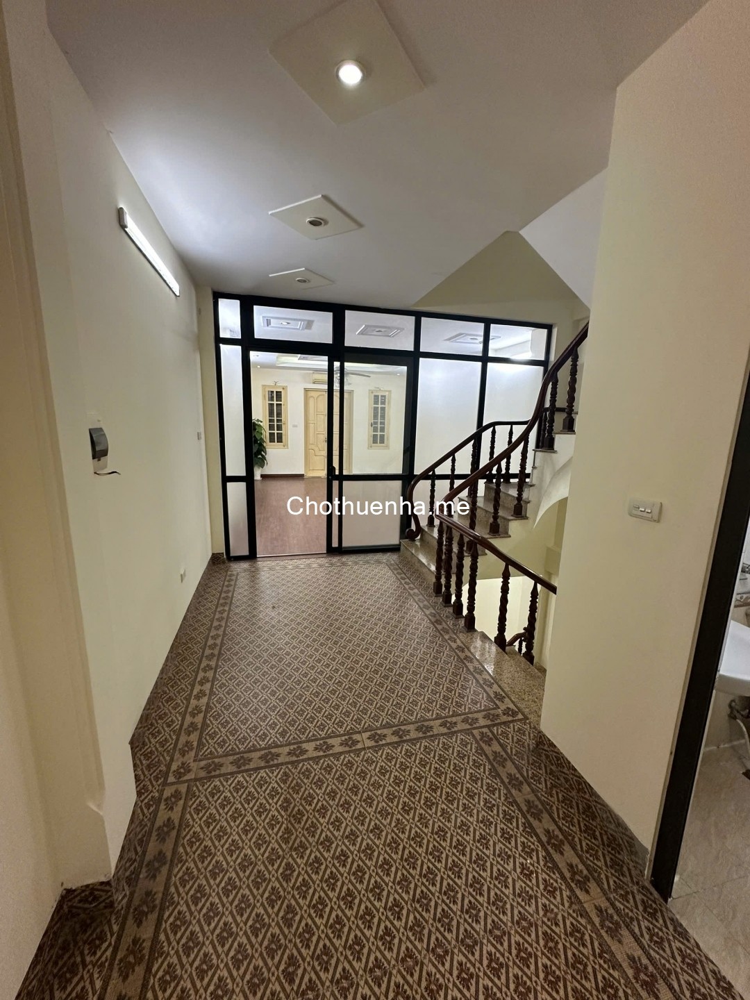Cho thuê nhà Mặt Phố Bùi Huy Bích, 5 tầng x 70m2, 6PN, ô tô tải tránh, KD tốt, 26tr