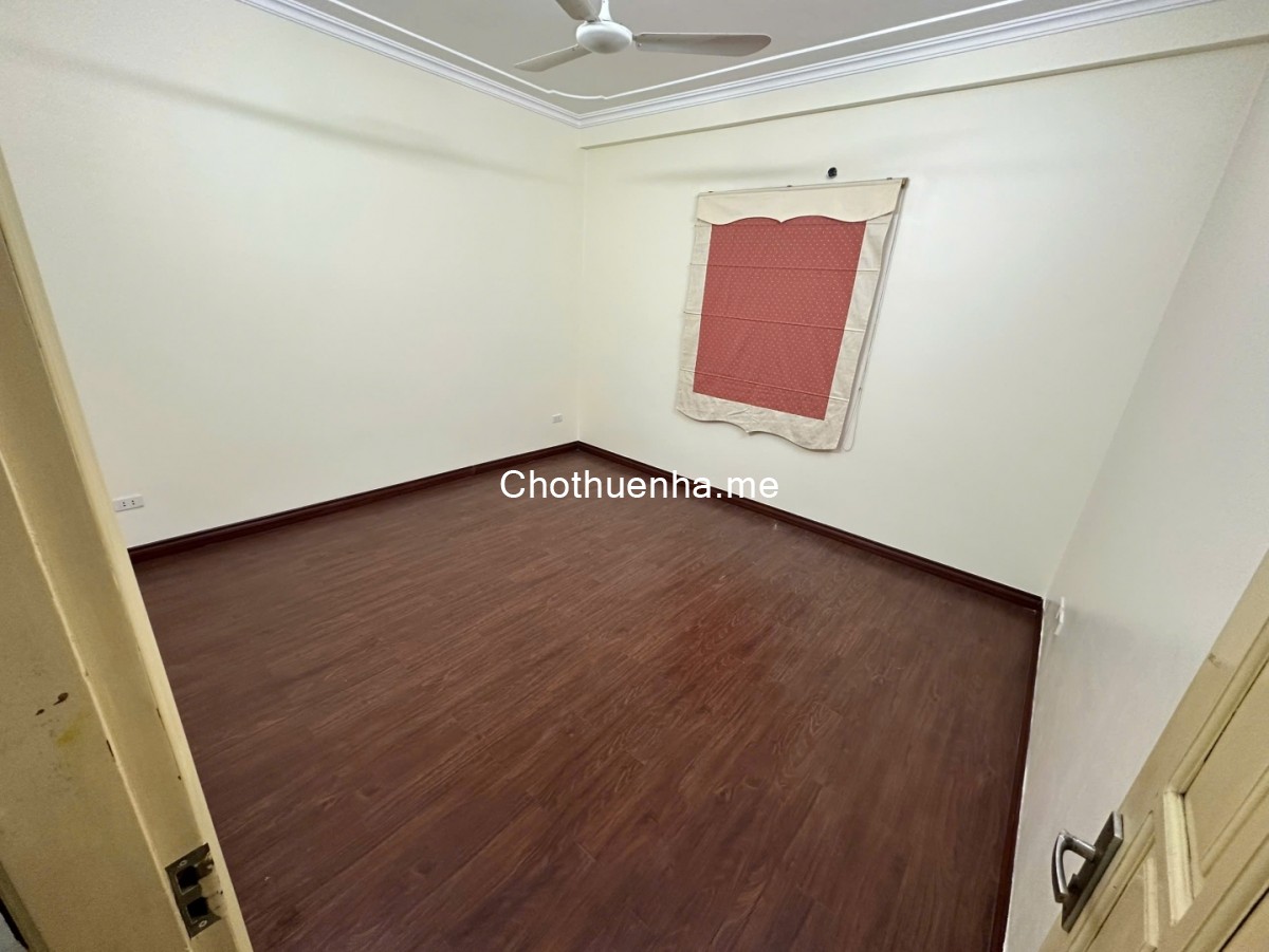 Cho thuê nhà Mặt Phố Bùi Huy Bích, 5 tầng x 70m2, 6PN, ô tô tải tránh, KD tốt, 26tr