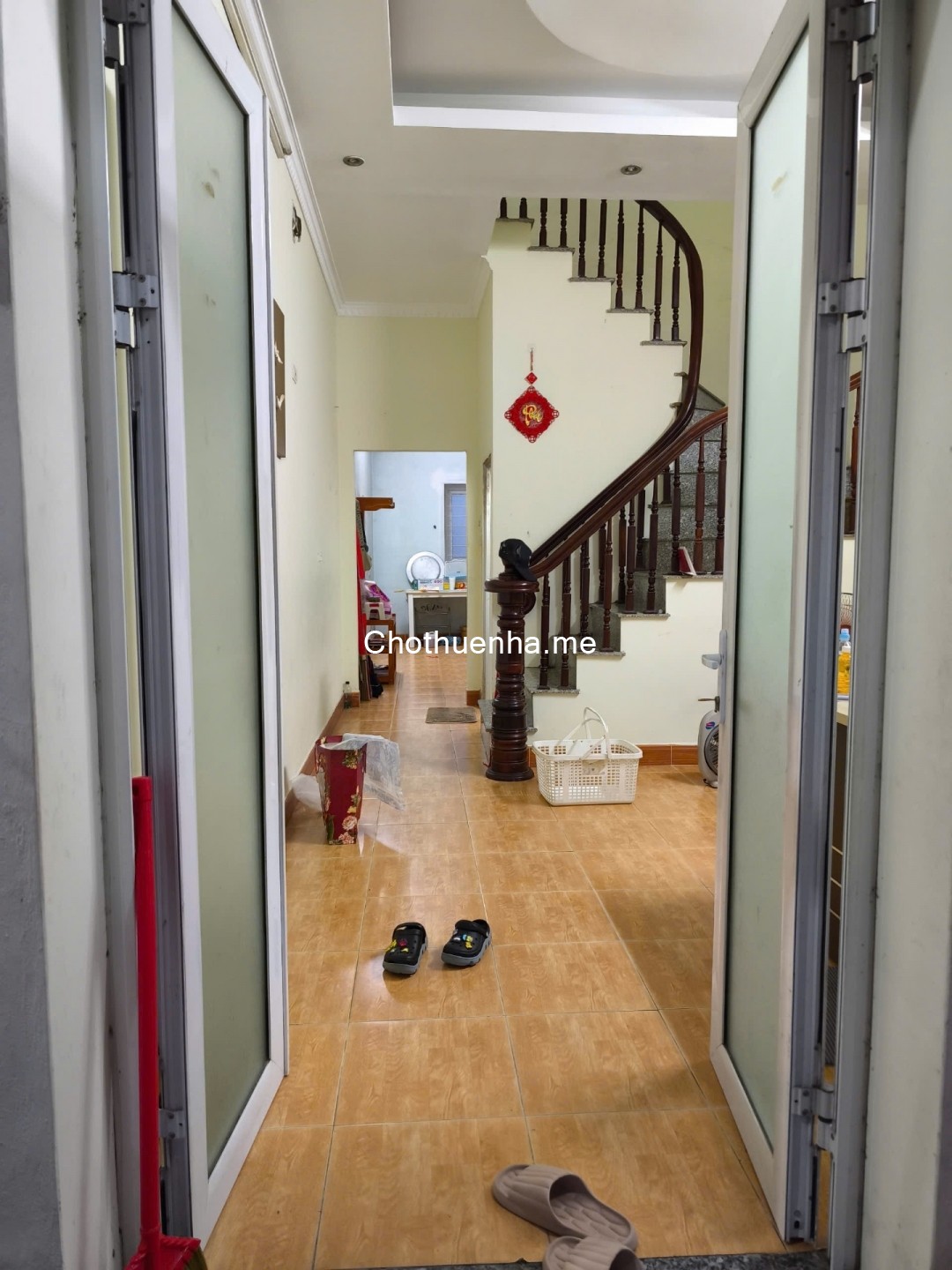 Cho thuê nhà ngõ ô tô Phố Định Công Hạ, 100m2 x 2 ngủ, 9 Triệu