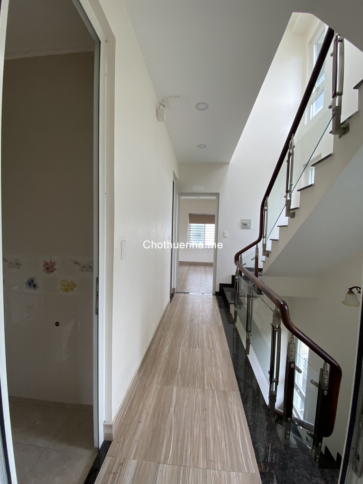 Cho thuê nhà nguyên căn 6 phong ngủ 6wc, đường số 30, Phường Tân Phong Q7 - 0903018683