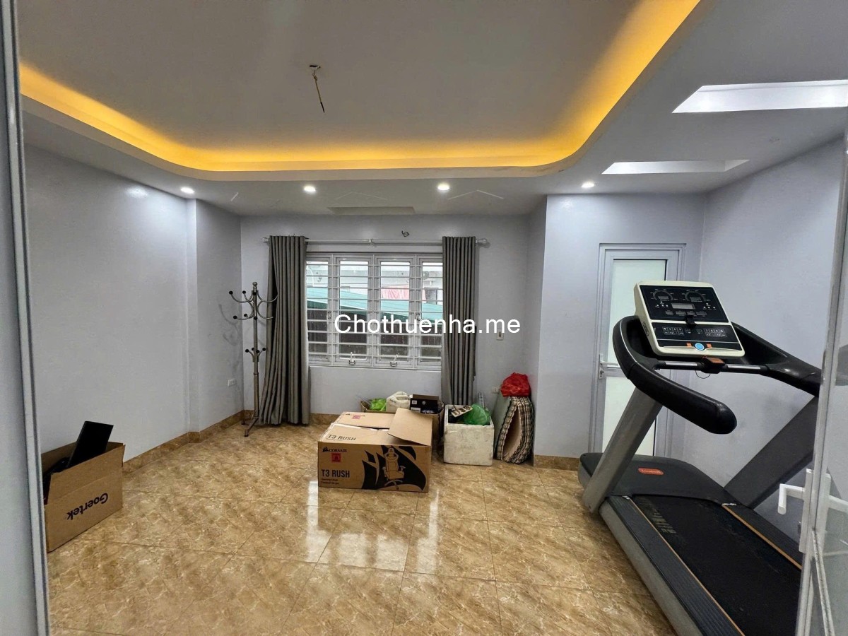 Cho thuê nhà ngõ 290 Lĩnh Nam, 5 tầng x 35m2, 3PN, 4 WC, 10.5 Triệu