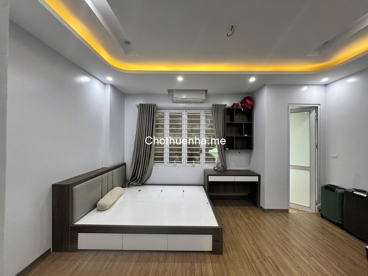 Cho thuê nhà ngõ 290 Lĩnh Nam, 5 tầng x 35m2, 3PN, 4 WC, 10.5 Triệu