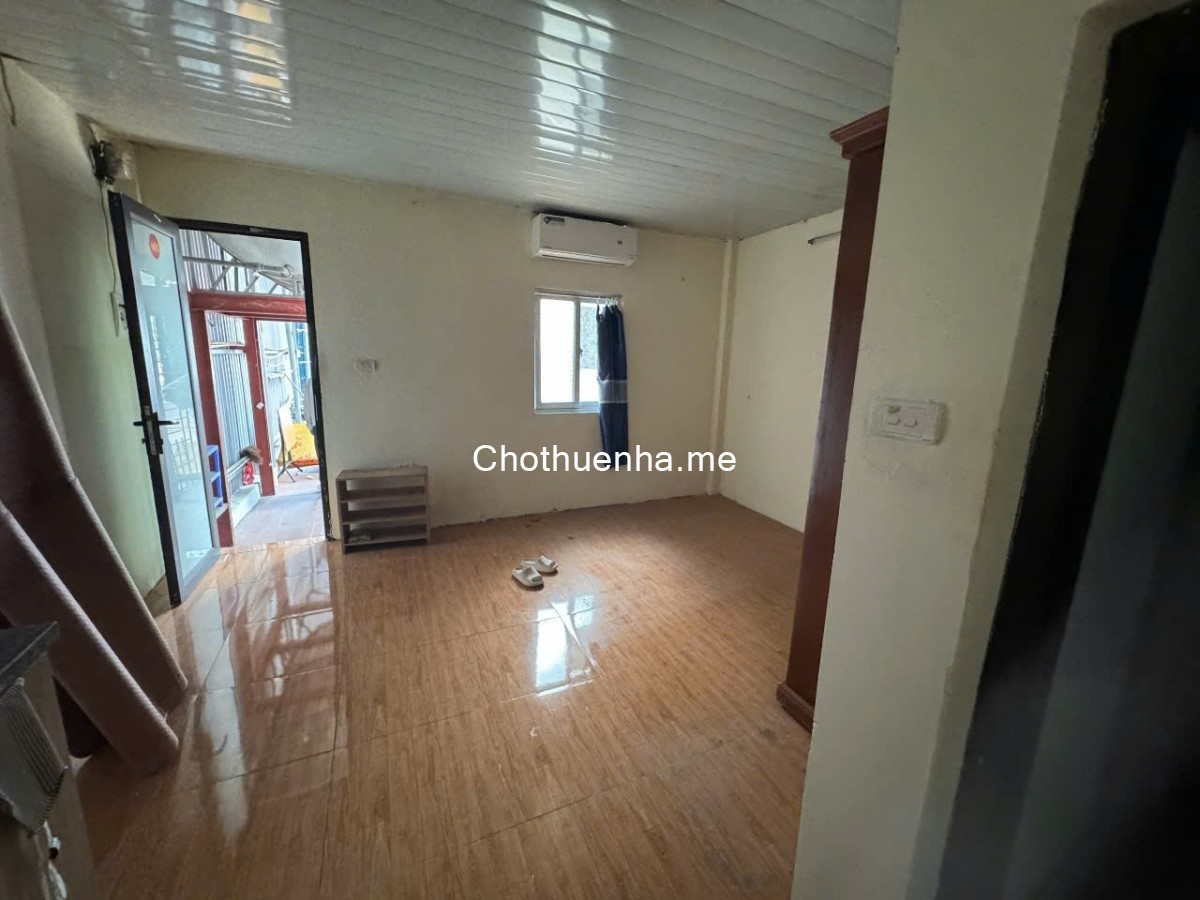 Cho thuê nhà Phố Lê Thanh Nghị, 6 tầng x 80m2, 13 ngủ, 12 vệ sinh, có cho làm CHDV