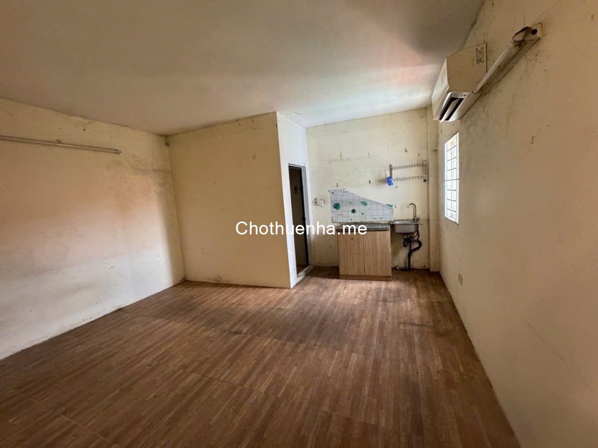 Cho thuê nhà Phố Lê Thanh Nghị, 6 tầng x 80m2, 13 ngủ, 12 vệ sinh, có cho làm CHDV