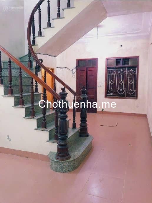 Cho thuê nhà ngõ 40 Nguyễn Hữu Thọ, 4 tầng x 50m2, 5 ngủ, 15 Triệu Kho, VP c.ty...