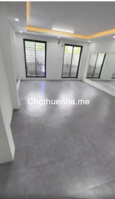 Cho thuê nhà Phân Lô ô tô Phùng Khoang, 5 tầng x 65m2, MT4.5m, 4 ngủ, 32 Triệu